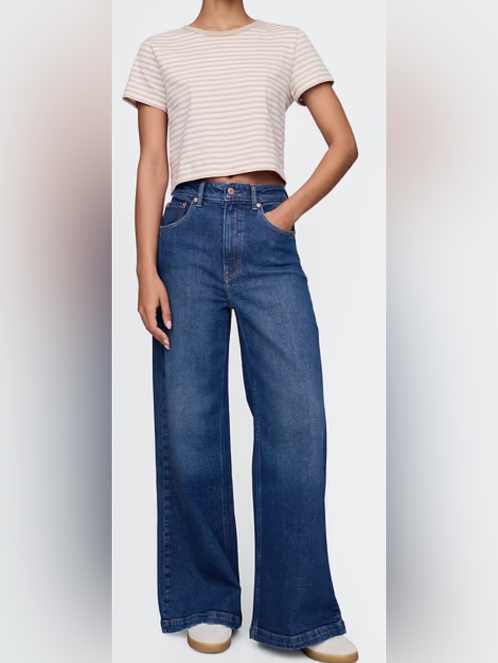 GAP Women's Extra High Rise Stride Jeans in Medium Indigo Blue